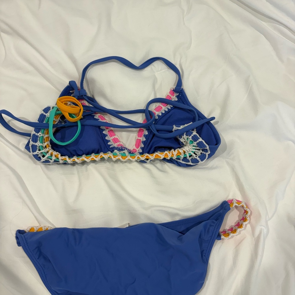 Bikini - Picture 4 of 4